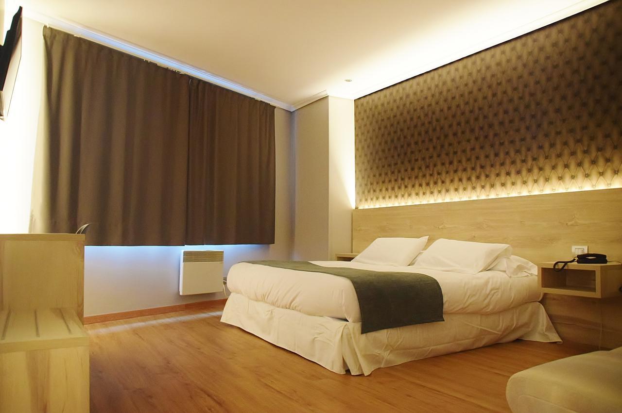 Hospedium Hotel La Marina Costa Da Morte Сеэ Экстерьер фото