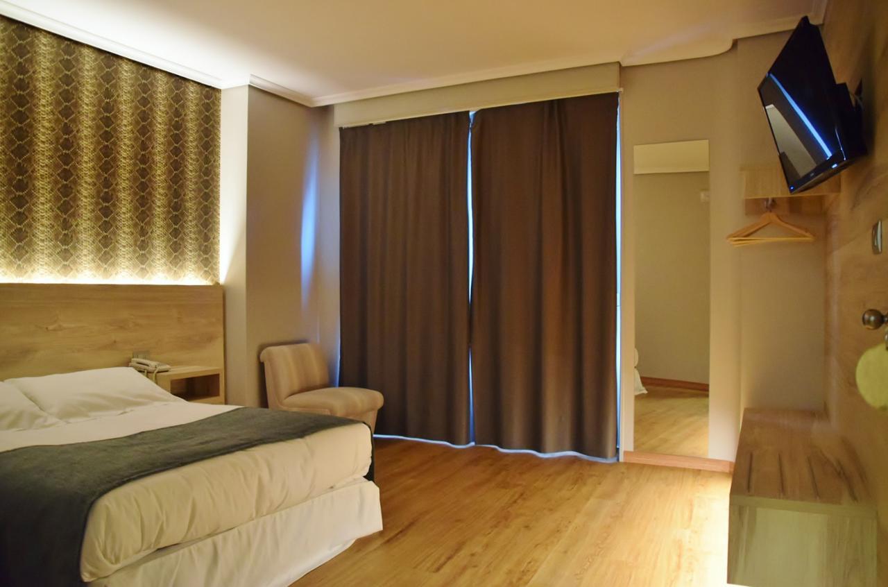 Hospedium Hotel La Marina Costa Da Morte Сеэ Экстерьер фото