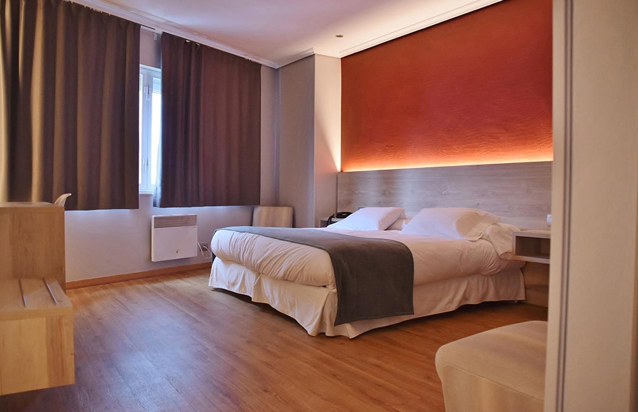Hospedium Hotel La Marina Costa Da Morte Сеэ Экстерьер фото