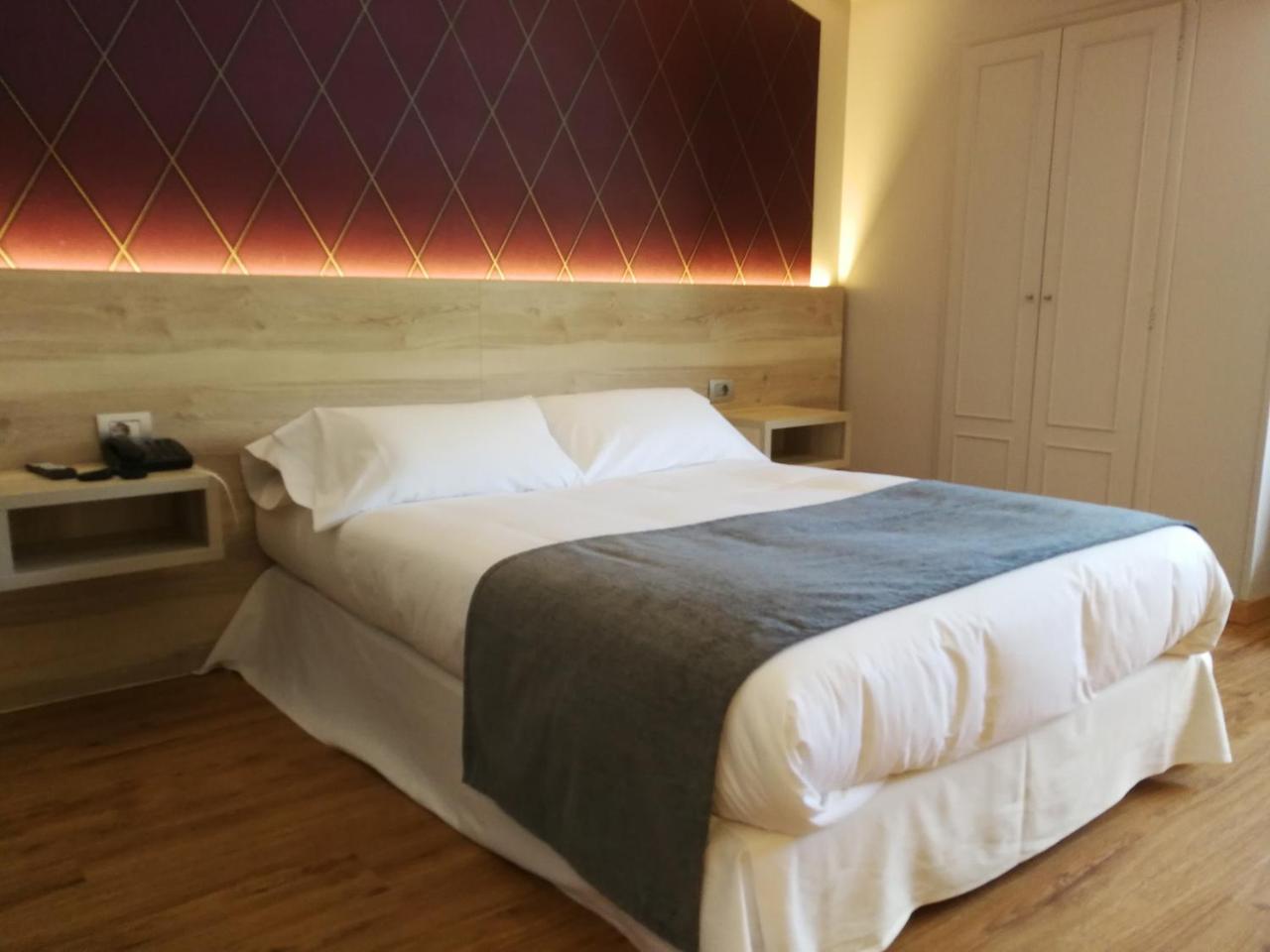 Hospedium Hotel La Marina Costa Da Morte Сеэ Экстерьер фото