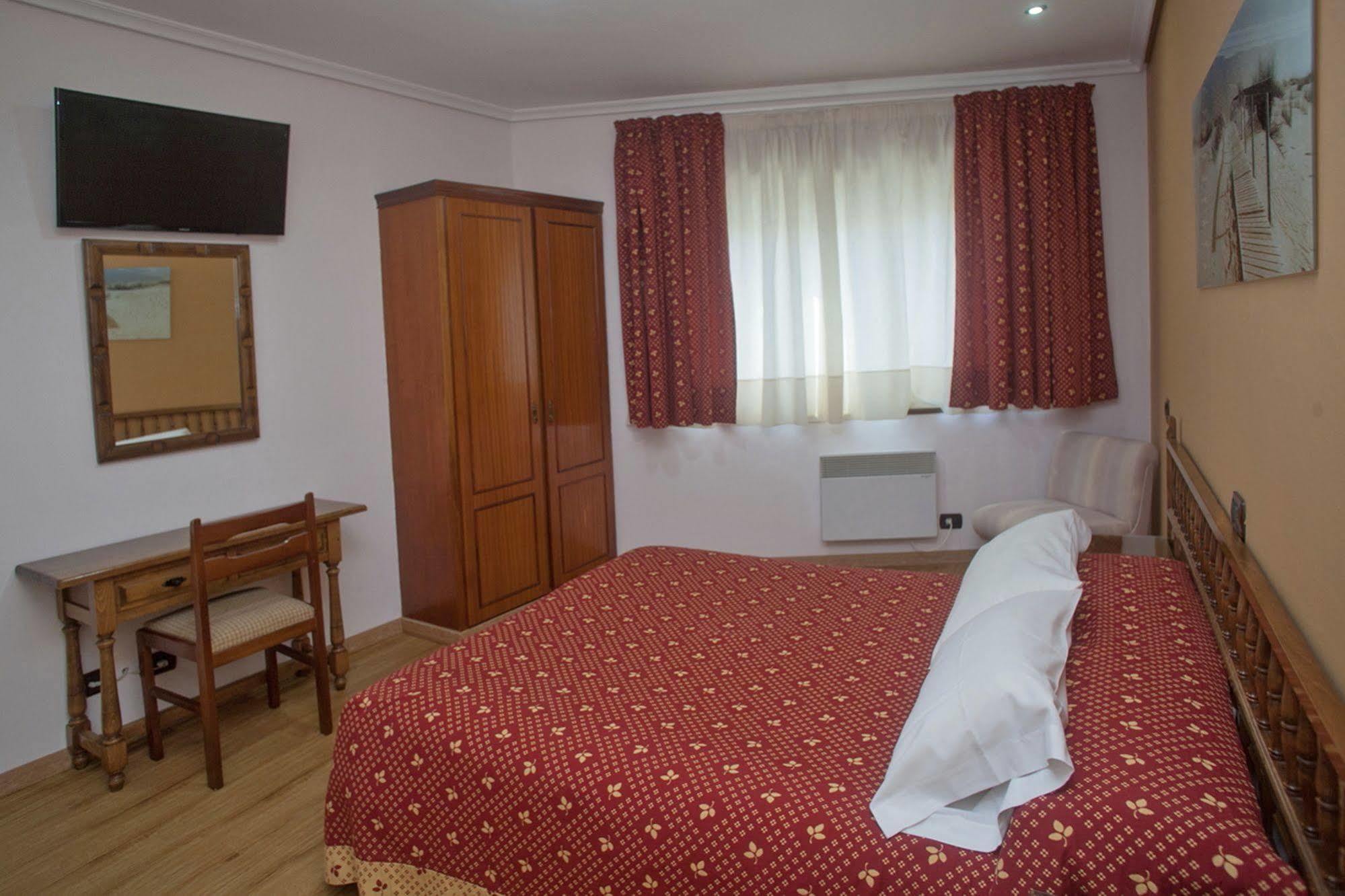 Hospedium Hotel La Marina Costa Da Morte Сеэ Экстерьер фото
