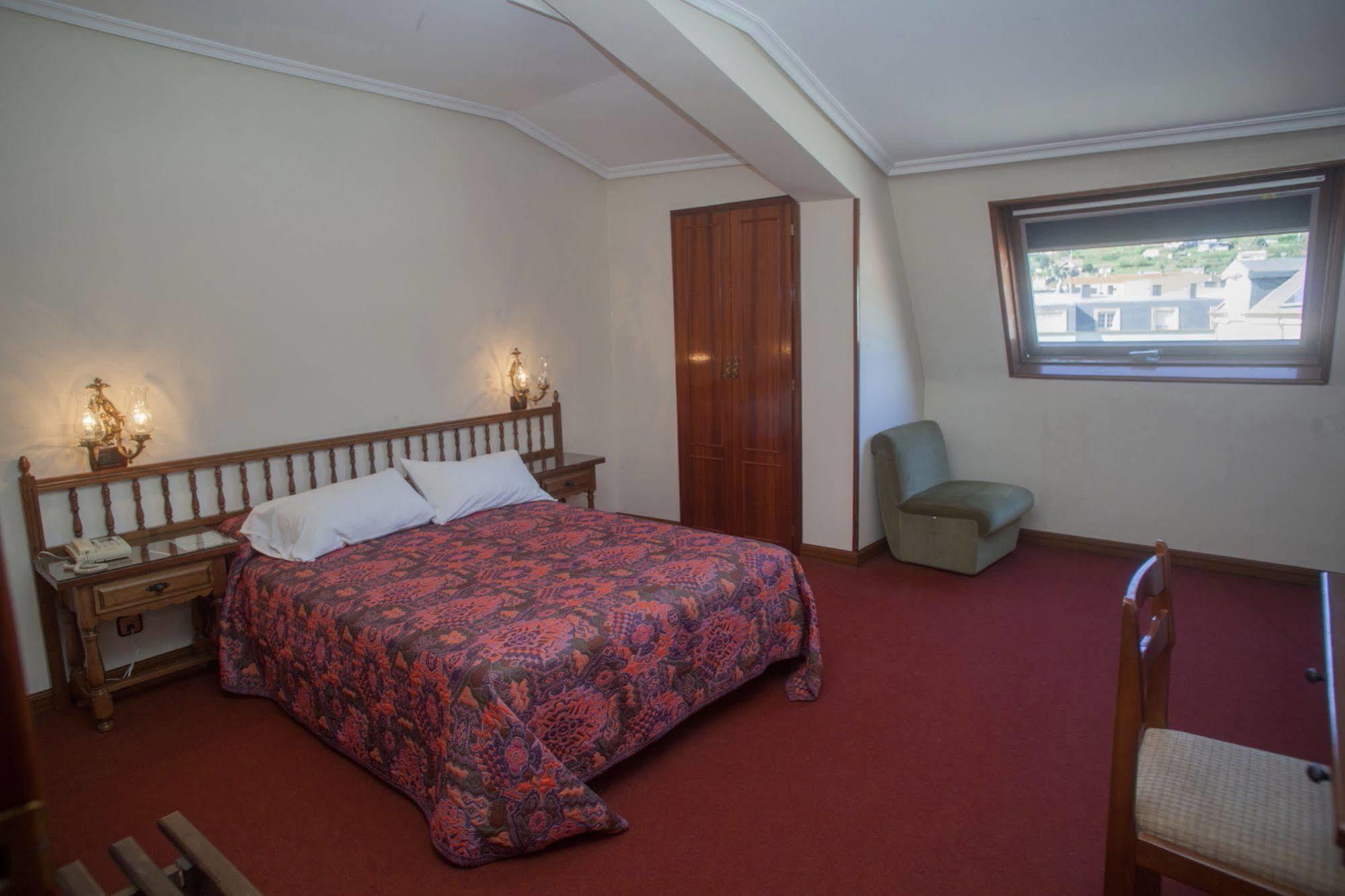 Hospedium Hotel La Marina Costa Da Morte Сеэ Экстерьер фото