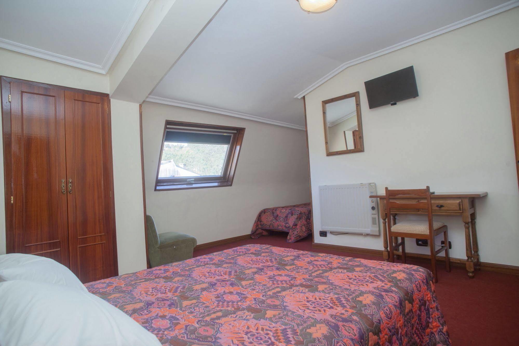 Hospedium Hotel La Marina Costa Da Morte Сеэ Экстерьер фото