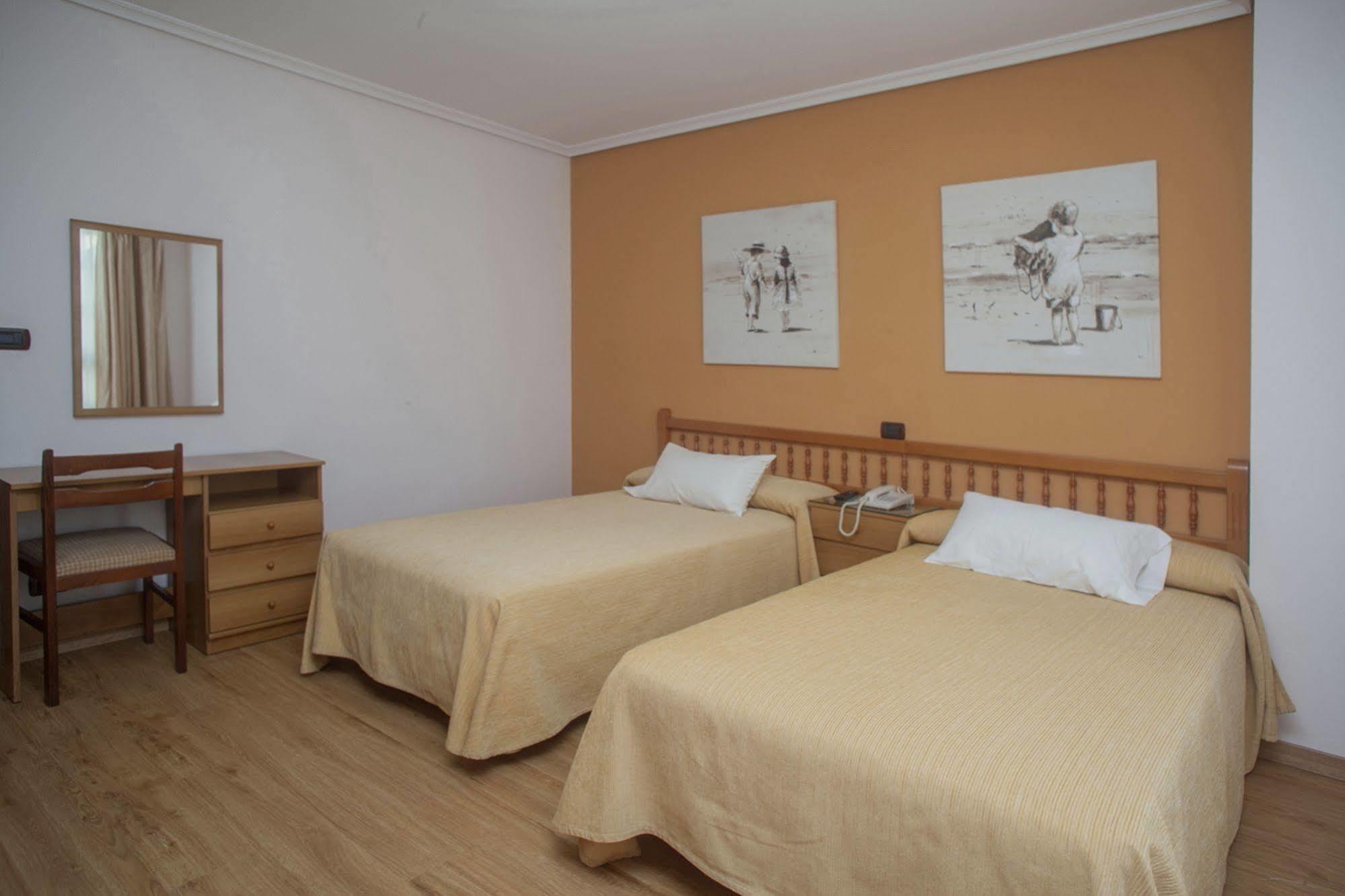 Hospedium Hotel La Marina Costa Da Morte Сеэ Экстерьер фото
