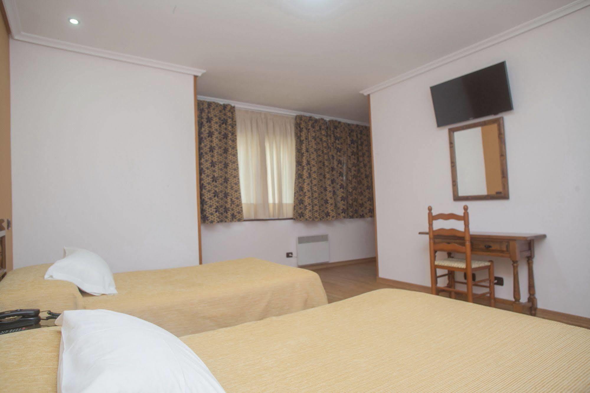 Hospedium Hotel La Marina Costa Da Morte Сеэ Экстерьер фото