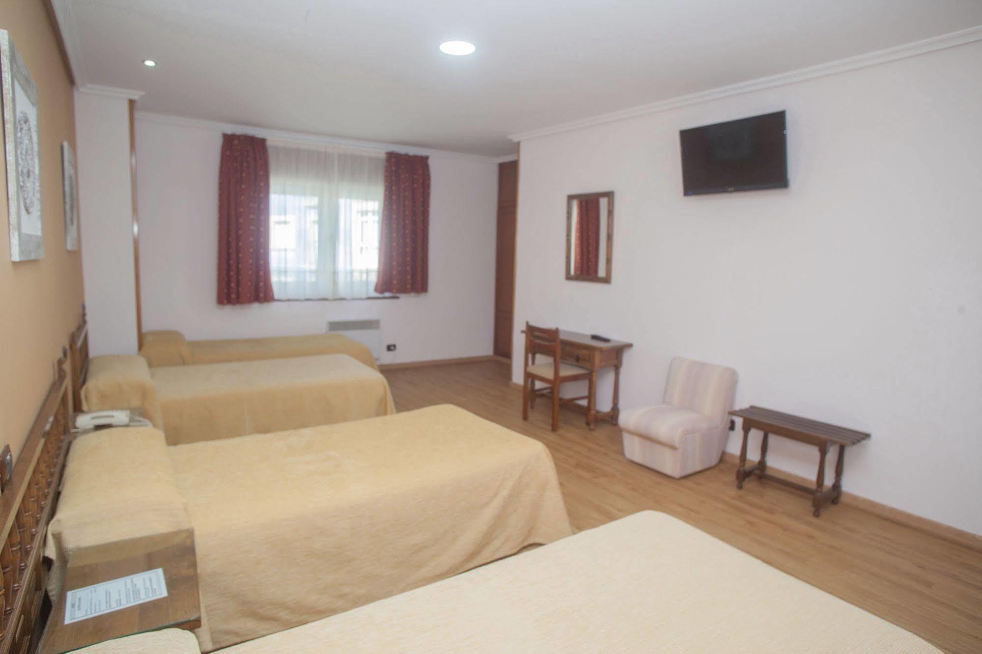 Hospedium Hotel La Marina Costa Da Morte Сеэ Экстерьер фото