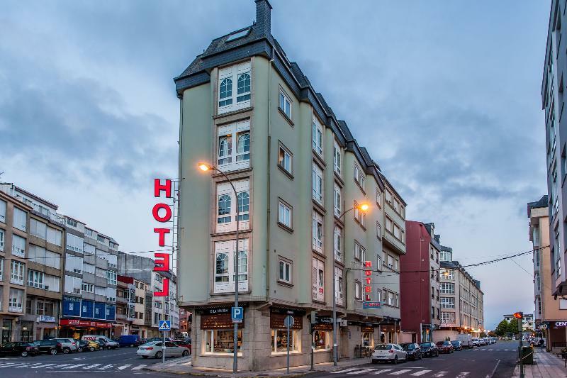 Hospedium Hotel La Marina Costa Da Morte Сеэ Экстерьер фото